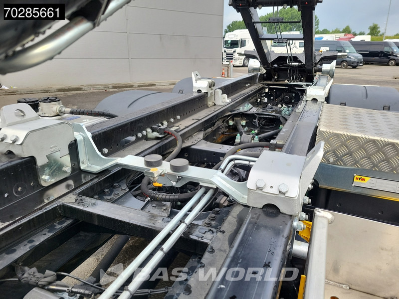 Leasing of MAN TGS 26.440 6X4 NEW HYVA H20-60S Automatic Steelsuspension Euro 6 MAN TGS 26.440 6X4 NEW HYVA H20-60S Automatic Steelsuspension Euro 6: picture 15 Leasing of MAN TGS 26.440 6X4 NEW HYVA H20-60S Automatic Steelsuspension Euro 6 MAN TGS 26.440 6X4 NEW HYVA H20-60S Automatic Steelsuspension Euro 6: picture 15