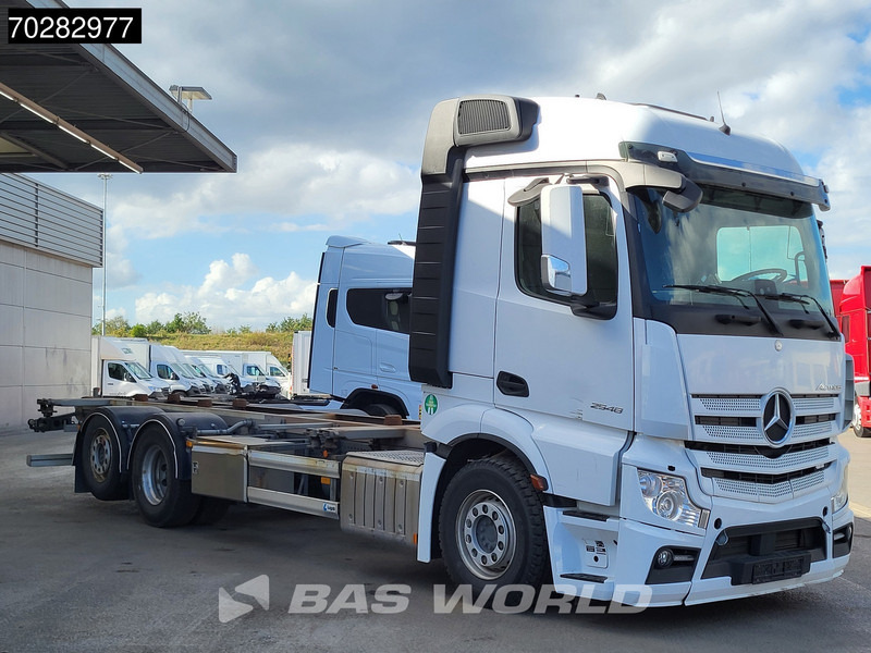 Mercedes-Benz Actros 2548 Actros 6X2 BROKEN ENGINE Lift-Axle Xenon Automatic Euro 6 - Container transporter/ Swap body truck: picture 3 Mercedes-Benz Actros 2548 Actros 6X2 BROKEN ENGINE Lift-Axle Xenon Automatic Euro 6 - Container transporter/ Swap body truck: picture 3