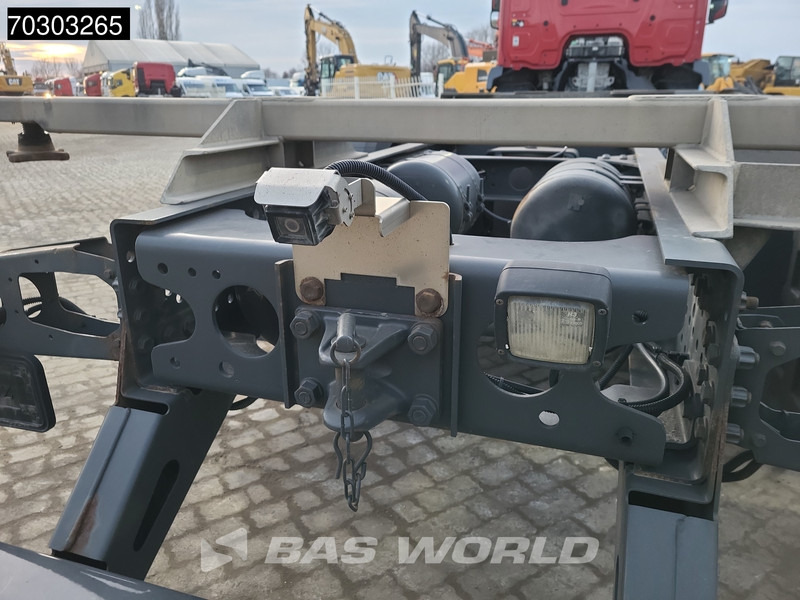 Container transporter/ Swap body truck Mercedes-Benz Antos 2533 Antos 6X2 BDF ADR Full Air Suspension Lift+Steering Axle Automatic Euro 6: picture 15 Container transporter/ Swap body truck Mercedes-Benz Antos 2533 Antos 6X2 BDF ADR Full Air Suspension Lift+Steering Axle Automatic Euro 6: picture 15