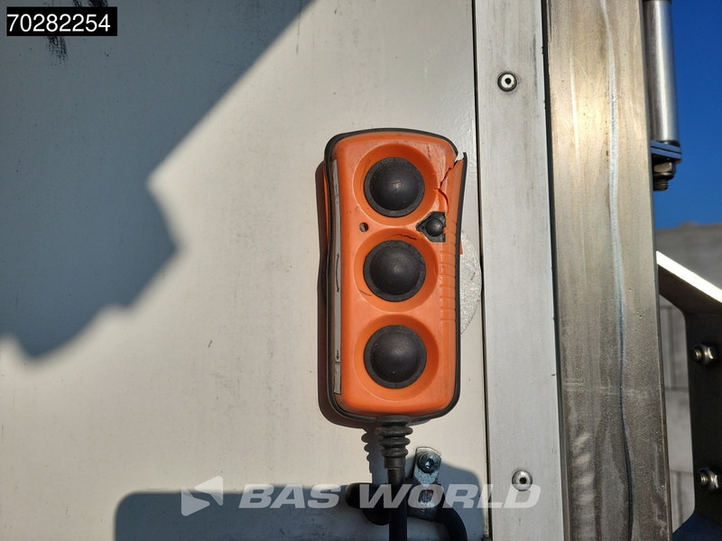 Leasing of Mercedes-Benz Atego 1324 4X2 13tonner Thermo King T-1200R Manual 1500kg Ladebordwand Euro 5 Mercedes-Benz Atego 1324 4X2 13tonner Thermo King T-1200R Manual 1500kg Ladebordwand Euro 5: picture 20