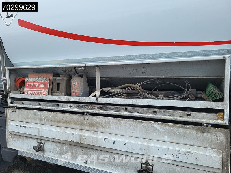 Tanker truck for transportation of fuel Renault Premium 340 6X2 18540 Liter Fuel tanker Retarder ADR Manual Euro 5: picture 19 Tanker truck for transportation of fuel Renault Premium 340 6X2 18540 Liter Fuel tanker Retarder ADR Manual Euro 5: picture 19