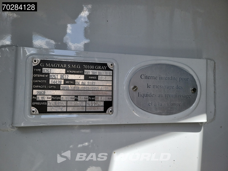 Tanker truck for transportation of fuel Renault Premium 380 4X4 4x4 14.000 Liter Fuel tanker 6 compartments ADR Hydrodrive Euro 5: picture 14 Tanker truck for transportation of fuel Renault Premium 380 4X4 4x4 14.000 Liter Fuel tanker 6 compartments ADR Hydrodrive Euro 5: picture 14