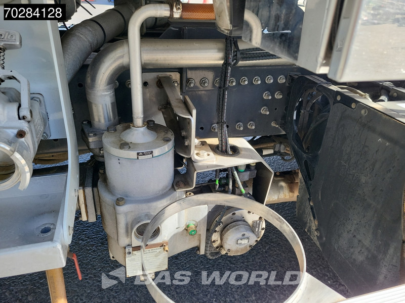 Tanker truck for transportation of fuel Renault Premium 380 4X4 4x4 14.000 Liter Fuel tanker 6 compartments ADR Hydrodrive Euro 5: picture 16 Tanker truck for transportation of fuel Renault Premium 380 4X4 4x4 14.000 Liter Fuel tanker 6 compartments ADR Hydrodrive Euro 5: picture 16