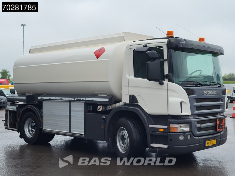 Scania P230 4X2 NL-Truck 3 compartments 16.300 Ltr ADR 3-Pedals Euro 5 - Tanker truck: picture 3 Scania P230 4X2 NL-Truck 3 compartments 16.300 Ltr ADR 3-Pedals Euro 5 - Tanker truck: picture 3
