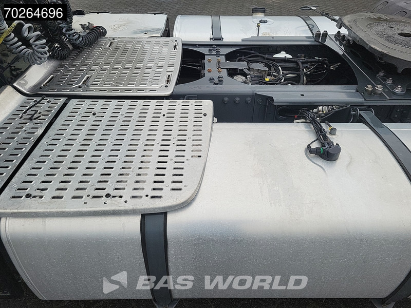 DAF XF 480 4X2 Mega 2x Tanks ACC LED Euro 6 - Tractor unit: picture 5 DAF XF 480 4X2 Mega 2x Tanks ACC LED Euro 6 - Tractor unit: picture 5