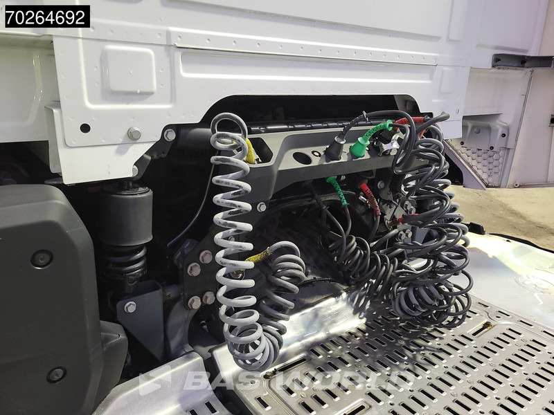 DAF XF 480 4X2 Mega 2xTanks ACC LED Euro 6 - Tractor unit: picture 2 DAF XF 480 4X2 Mega 2xTanks ACC LED Euro 6 - Tractor unit: picture 2