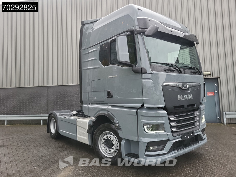 MAN TGX 18.480 4X2 NEW! GX Retarder 2x Tanks PTO-prepared Standklima Navi Euro 6 - Tractor unit: picture 3 MAN TGX 18.480 4X2 NEW! GX Retarder 2x Tanks PTO-prepared Standklima Navi Euro 6 - Tractor unit: picture 3