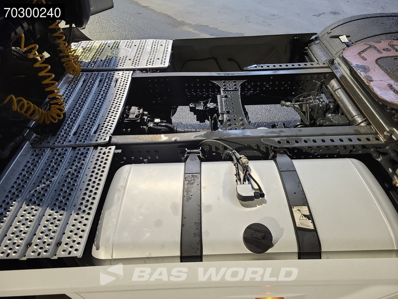 Tractor unit Mercedes-Benz Actros 1845 4X2 StreamSpace Euro 6: picture 13 Tractor unit Mercedes-Benz Actros 1845 4X2 StreamSpace Euro 6: picture 13