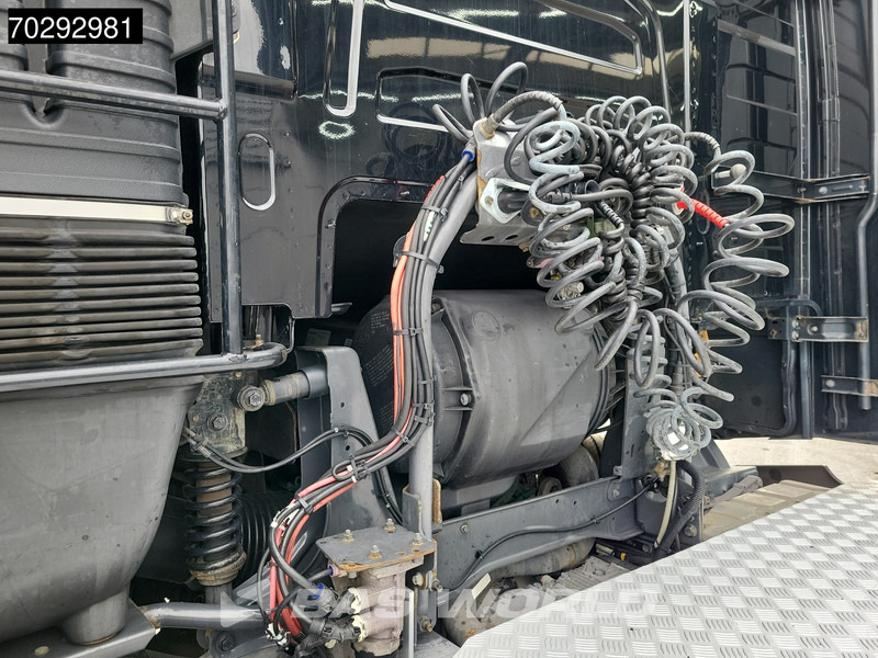 Leasing of Volvo FH16 750 6X2 NL-Truck APK 07-2026! Full-Air Retarder VEB+ Big-Axle 2x Tanks Liftachse Xenon Euro 6 Volvo FH16 750 6X2 NL-Truck APK 07-2026! Full-Air Retarder VEB+ Big-Axle 2x Tanks Liftachse Xenon Euro 6: picture 6 Leasing of Volvo FH16 750 6X2 NL-Truck APK 07-2026! Full-Air Retarder VEB+ Big-Axle 2x Tanks Liftachse Xenon Euro 6 Volvo FH16 750 6X2 NL-Truck APK 07-2026! Full-Air Retarder VEB+ Big-Axle 2x Tanks Liftachse Xenon Euro 6: picture 6