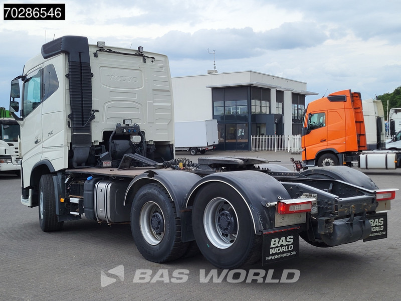 Volvo FH16 750 FH16 6X4 Retarder Big-Axle Xenon Liftaxle Euro 6 - Tractor unit: picture 2 Volvo FH16 750 FH16 6X4 Retarder Big-Axle Xenon Liftaxle Euro 6 - Tractor unit: picture 2