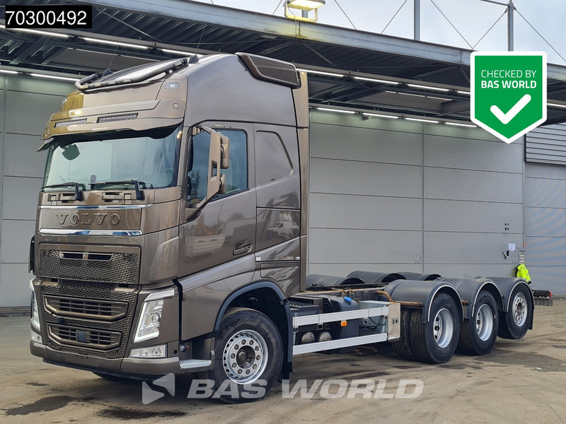 Volvo FH 540 FH 8X4 Chassis Lift+Steering Axle Automatic VEB+ Euro 6 - Cab chassis truck: picture 1 Volvo FH 540 FH 8X4 Chassis Lift+Steering Axle Automatic VEB+ Euro 6 - Cab chassis truck: picture 1