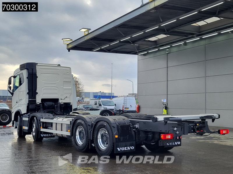 Volvo FH16 750 FH16 8X4 NEW 8x4 chassis! Air suspension Big-Axle Automatic VEB+ Euro 6 - Cab chassis truck: picture 2 Volvo FH16 750 FH16 8X4 NEW 8x4 chassis! Air suspension Big-Axle Automatic VEB+ Euro 6 - Cab chassis truck: picture 2
