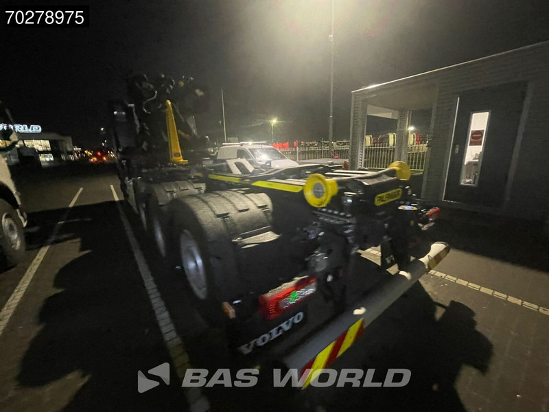 Volvo FM 460 8X4 NEW! Palfinger Q200Z95TR HPLS Crane + HT 24 TEC Hooklift ACC LED - Hook lift truck, Crane truck: picture 5 Volvo FM 460 8X4 NEW! Palfinger Q200Z95TR HPLS Crane + HT 24 TEC Hooklift ACC LED - Hook lift truck, Crane truck: picture 5