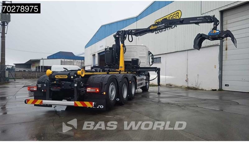 Volvo FM 460 8X4 NEW! Palfinger Q200Z95TR HPLS Crane + HT 24 TEC Hooklift ACC LED - Hook lift truck, Crane truck: picture 5 Volvo FM 460 8X4 NEW! Palfinger Q200Z95TR HPLS Crane + HT 24 TEC Hooklift ACC LED - Hook lift truck, Crane truck: picture 5