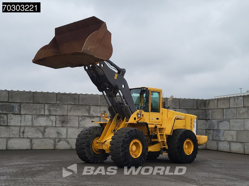 Volvo L220 E Quick Coupler - Wheel loader: picture 2 Volvo L220 E Quick Coupler - Wheel loader: picture 2