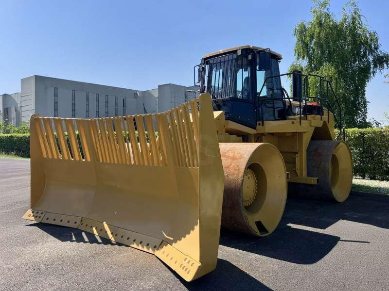 Caterpillar 826H - Compactor: picture 3 Caterpillar 826H - Compactor: picture 3