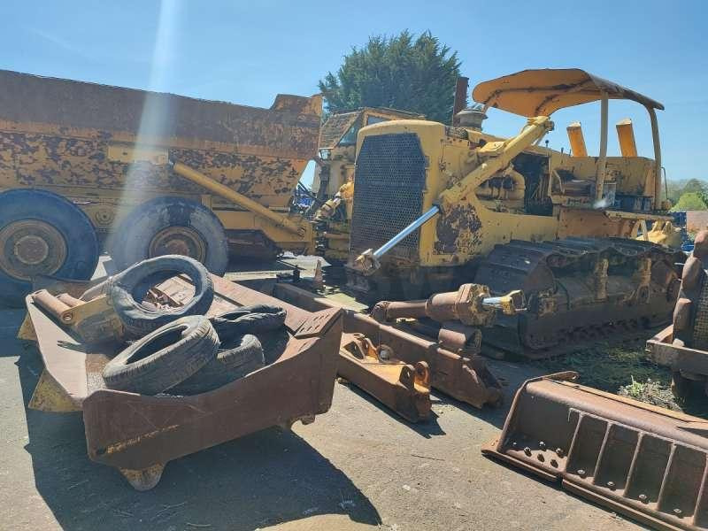 Caterpillar Bulldozer D8K + Porte Engins - Bulldozer: picture 2 Caterpillar Bulldozer D8K + Porte Engins - Bulldozer: picture 2