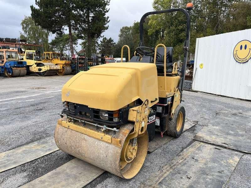 Caterpillar CB225D - Combination roller: picture 2 Caterpillar CB225D - Combination roller: picture 2