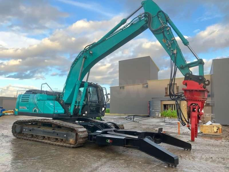 Kobelco SK210LC-10E - Material handler: picture 1 Kobelco SK210LC-10E - Material handler: picture 1