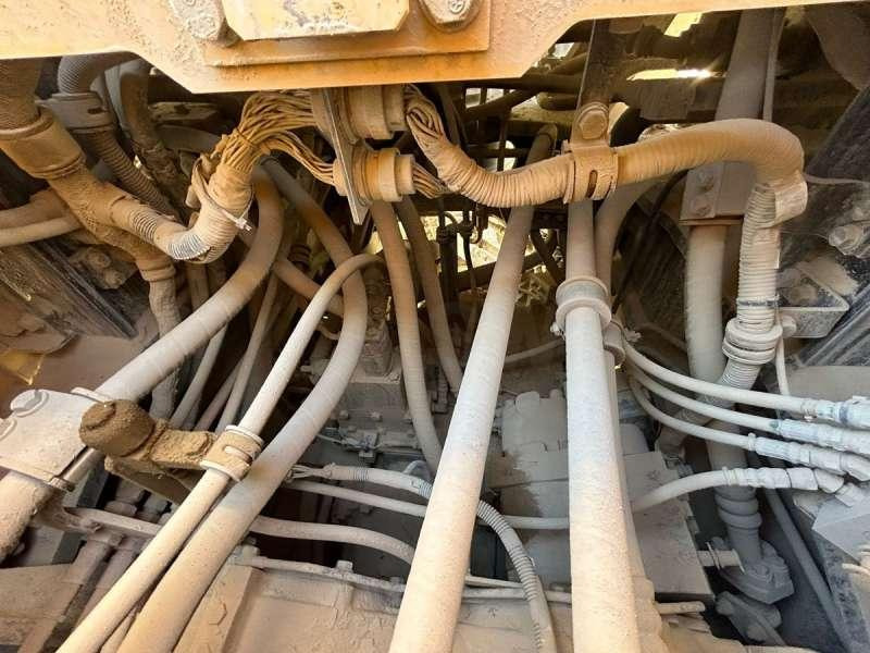 Wheel loader Komatsu WA600-8E0: picture 39