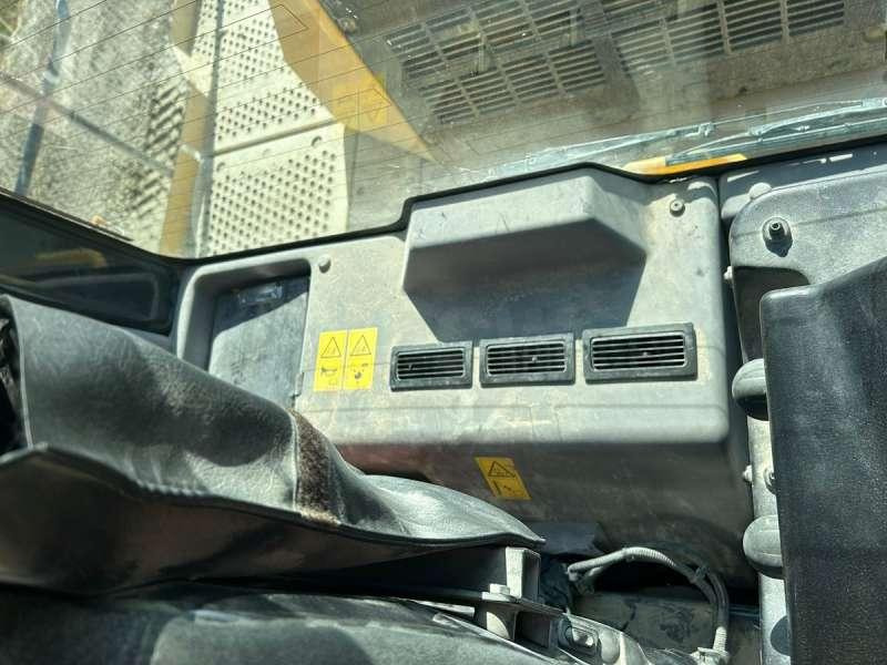 Wheel loader Komatsu WA600-8E0: picture 34