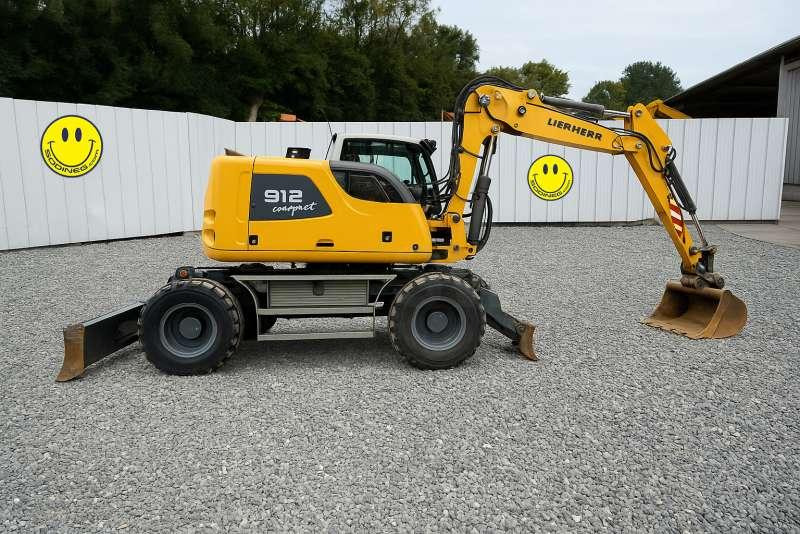 Liebherr Pelle sur Pneus A912 COMPACT - Wheel excavator: picture 1 Liebherr Pelle sur Pneus A912 COMPACT - Wheel excavator: picture 1