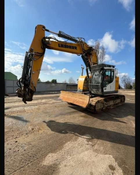 Liebherr R926 COMPACT - Crawler excavator: picture 1 Liebherr R926 COMPACT - Crawler excavator: picture 1