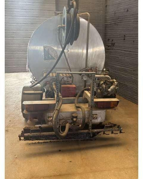 Mercedes 410 A EMULSION + TREMI GRAVILLON - Bitumen sprayer: picture 3 Mercedes 410 A EMULSION + TREMI GRAVILLON - Bitumen sprayer: picture 3