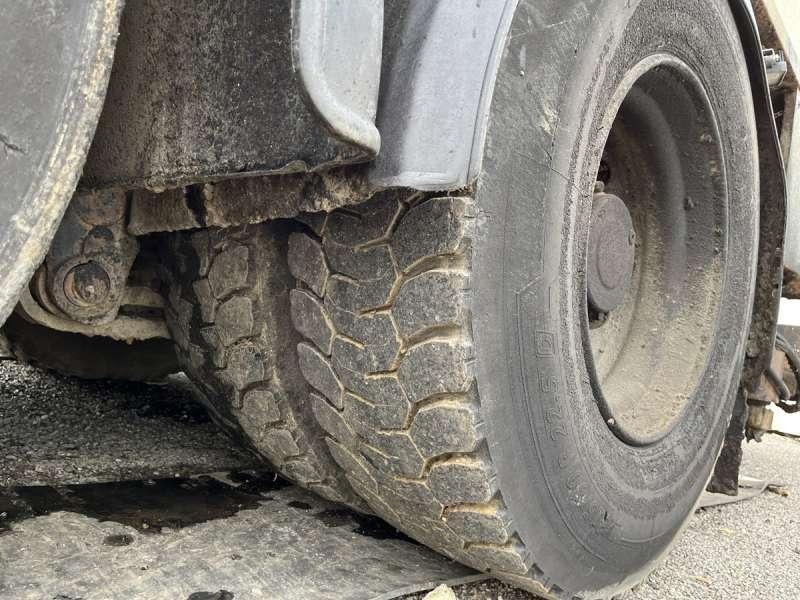 Asphalt machine Renault PREMIUM 370-26: picture 14