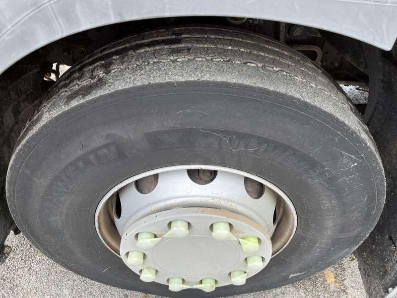 Asphalt machine Renault PREMIUM 370-26: picture 16