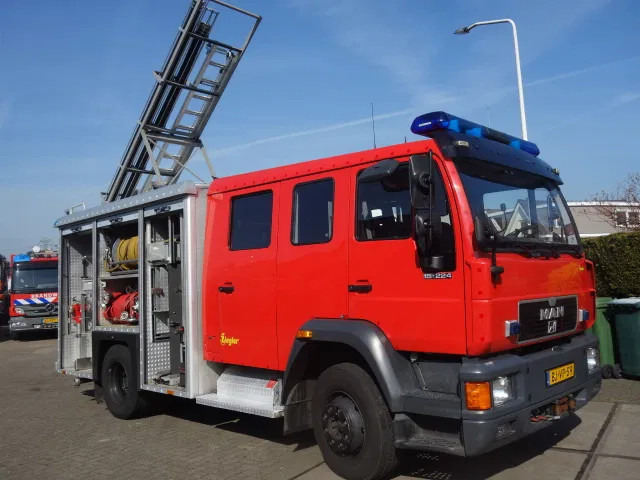 MAN 15 224-with winch 2500liter tank manual gearbox ,ziegler pomp - Fire engine: picture 1 MAN 15 224-with winch 2500liter tank manual gearbox ,ziegler pomp - Fire engine: picture 1
