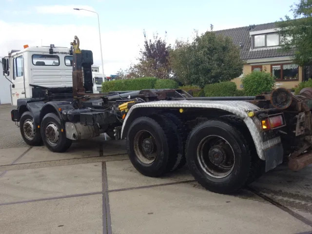 MAN 35-364 8X4 - Hook lift truck: picture 2 MAN 35-364 8X4 - Hook lift truck: picture 2