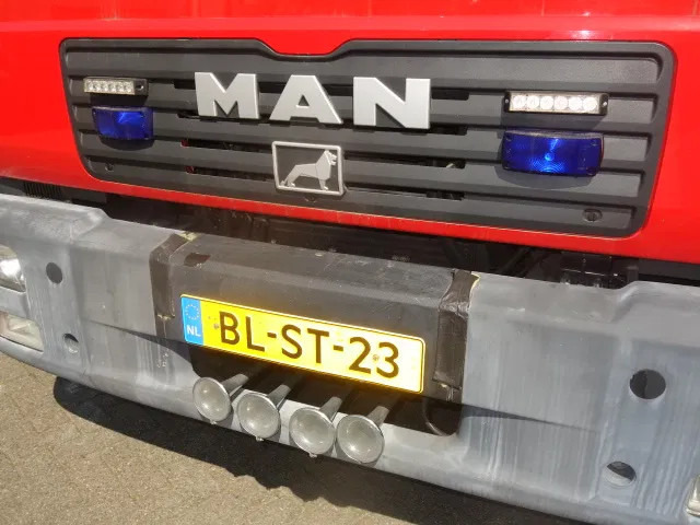 Fire engine MAN LE 220C GODIVA POMP 2000 LITER TANK,MANUAL GEARBOX: picture 10
