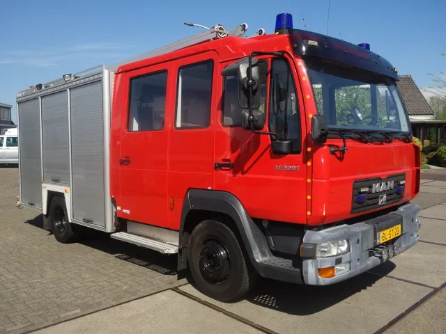 Fire engine MAN LE 220C GODIVA POMP 2000 LITER TANK,MANUAL GEARBOX: picture 7