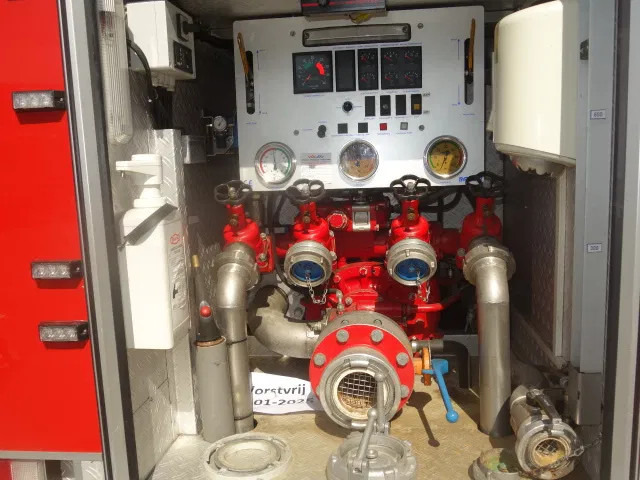 Fire engine MAN LE 220C GODIVA POMP 2000 LITER TANK,MANUAL GEARBOX: picture 6
