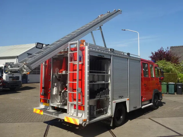 MAN LE 220C GODIVA POMP 2000 LITER TANK,MANUAL GEARBOX - Fire engine: picture 4 MAN LE 220C GODIVA POMP 2000 LITER TANK,MANUAL GEARBOX - Fire engine: picture 4