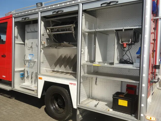 Fire engine MAN LE 220C GODIVA POMP 2000 LITER TANK,MANUAL GEARBOX: picture 14