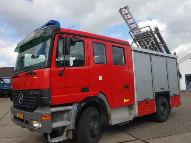 Mercedes-Benz Actros 1831 4X4 ZIEGLER BOMBEROS POMP,2500 L TANK - Fire engine: picture 3 Mercedes-Benz Actros 1831 4X4 ZIEGLER BOMBEROS POMP,2500 L TANK - Fire engine: picture 3