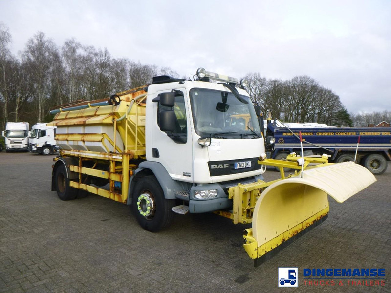 DAF LF 55.220 4X2 RHD salt spreader / gritter - Snow removal vehicle: picture 2 DAF LF 55.220 4X2 RHD salt spreader / gritter - Snow removal vehicle: picture 2