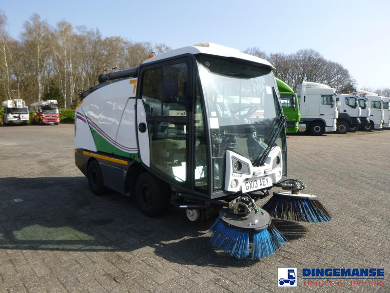 Johnston C202 compact street sweeper - Road sweeper: picture 2 Johnston C202 compact street sweeper - Road sweeper: picture 2