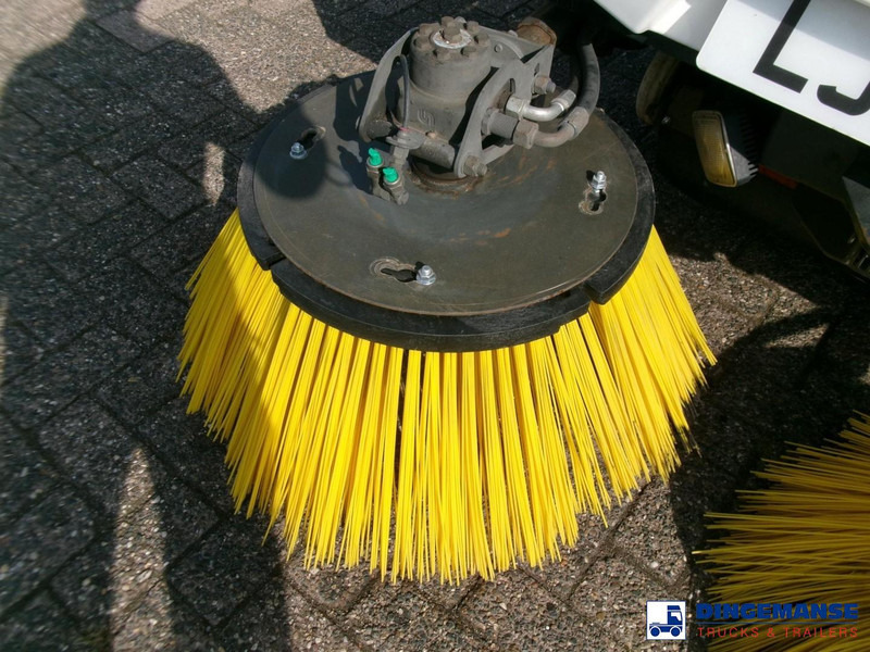 Road sweeper Johnston C202 compact street sweeper: picture 7