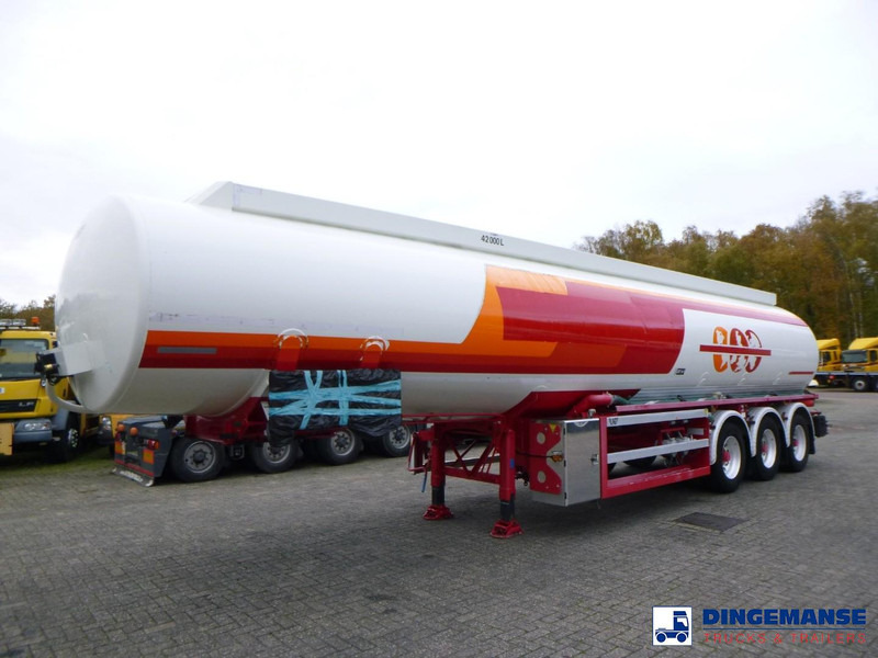 LAG Jet fuel tank alu 44.5 m3 / 1 comp - Tanker semi-trailer: picture 1 LAG Jet fuel tank alu 44.5 m3 / 1 comp - Tanker semi-trailer: picture 1
