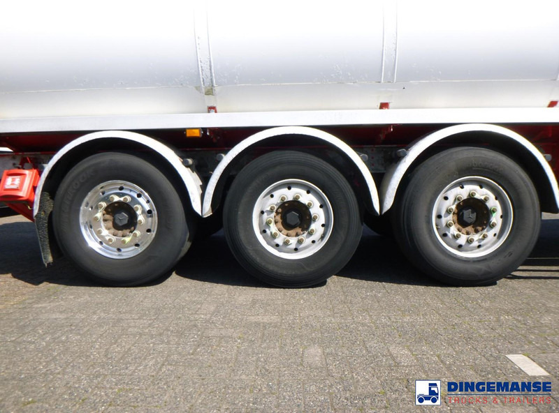 Lakeland Fuel tank alu 42.8 m3 / 6 comp - Tanker semi-trailer: picture 5 Lakeland Fuel tank alu 42.8 m3 / 6 comp - Tanker semi-trailer: picture 5