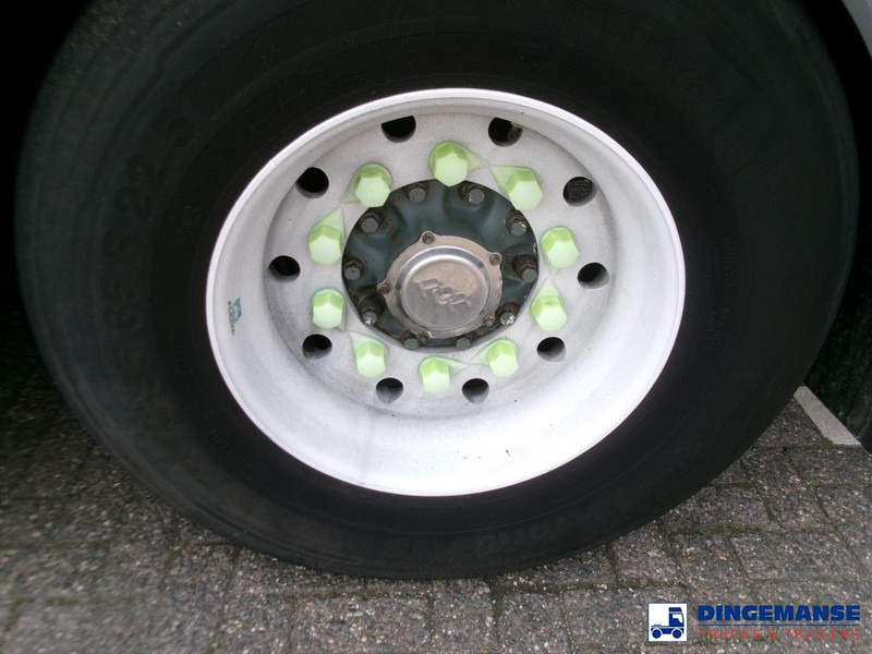 Tanker semi-trailer MAISONNEUVE Bitumen tank inox 33.8 m3 / 1 comp + pump: picture 6 Tanker semi-trailer MAISONNEUVE Bitumen tank inox 33.8 m3 / 1 comp + pump: picture 6