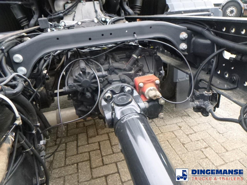 MAN TGS 19.360 4X2 BBS manual Euro 2 chassis + PTO - Cab chassis truck: picture 5 MAN TGS 19.360 4X2 BBS manual Euro 2 chassis + PTO - Cab chassis truck: picture 5
