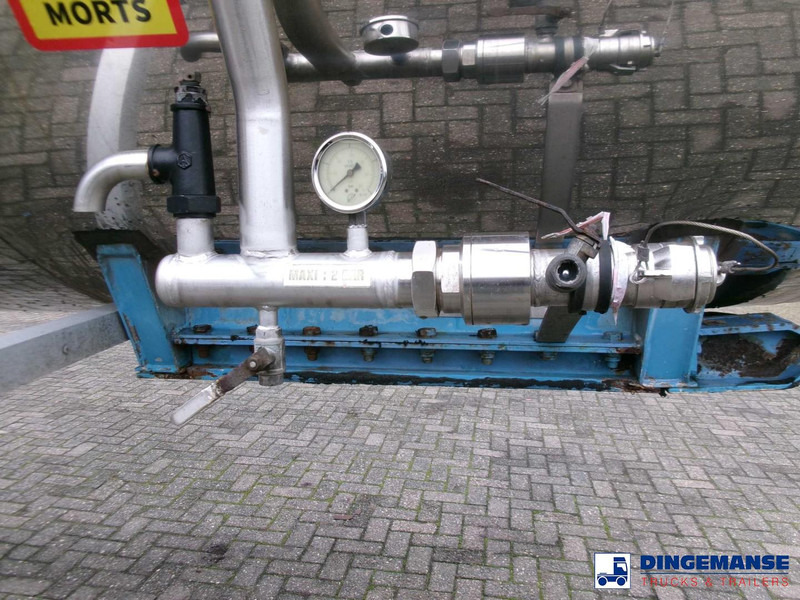 Magyar Chemical tank inox L4BH 33.5 m3 / 3 comp - Tanker semi-trailer: picture 5 Magyar Chemical tank inox L4BH 33.5 m3 / 3 comp - Tanker semi-trailer: picture 5