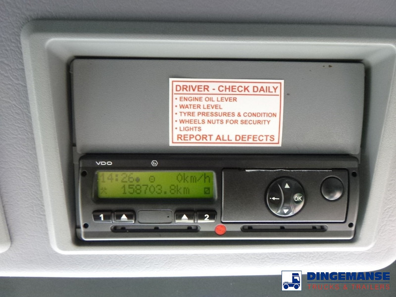 Refuse truck Mercedes-Benz Econic 2629 6x4 RHD Euro 5 EEV Geesink Norba refuse truck: picture 11