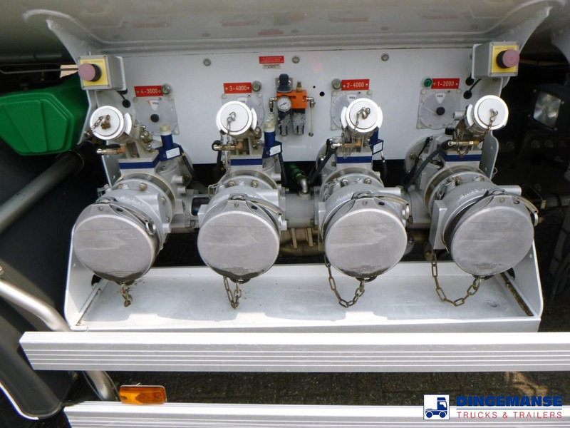 Tanker truck Renault Premium 270 dxi 4x2 fuel tank 13.7 m3 / 4 comp: picture 10 Tanker truck Renault Premium 270 dxi 4x2 fuel tank 13.7 m3 / 4 comp: picture 10