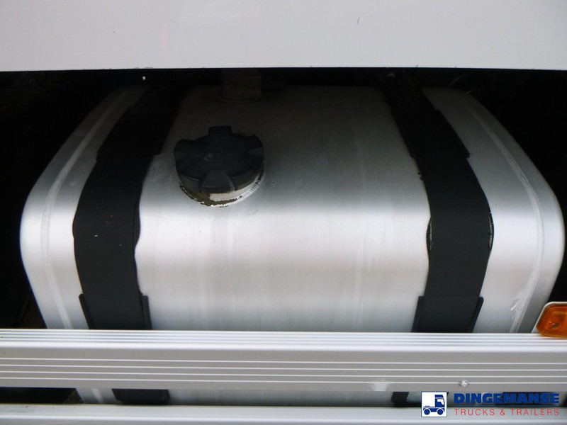 Tanker truck Renault Premium 270 dxi 4x2 fuel tank 13.7 m3 / 4 comp: picture 9 Tanker truck Renault Premium 270 dxi 4x2 fuel tank 13.7 m3 / 4 comp: picture 9