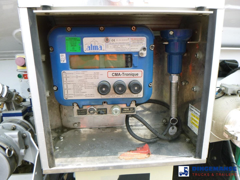 Tanker truck Renault Premium 270 dxi 4x2 fuel tank 13.7 m3 / 4 comp: picture 14 Tanker truck Renault Premium 270 dxi 4x2 fuel tank 13.7 m3 / 4 comp: picture 14